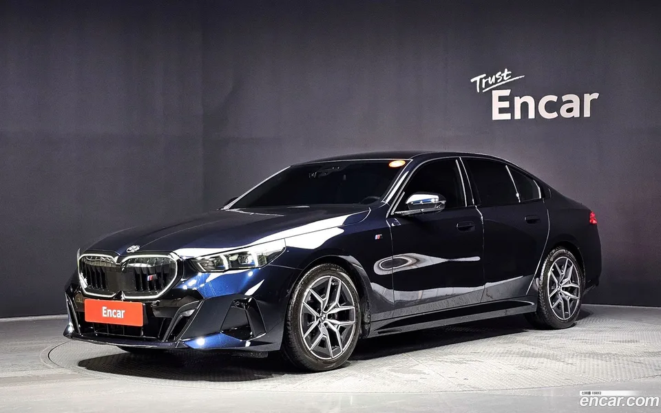 BMW 5 Series 520i M 2024 — photo 1, buy with delivery to Moscow