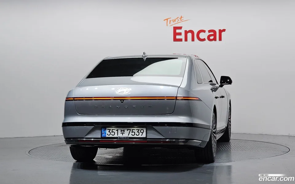 Hyundai Grandeur 2.5 2WD 2023 — thumbnail 4
