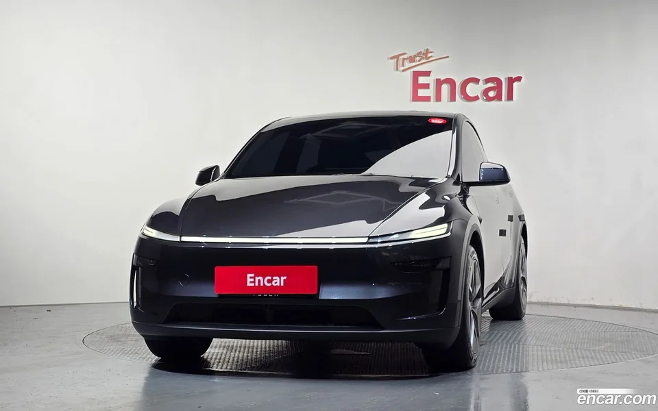 Tesla Model Y RWD 2025 — thumbnail 3