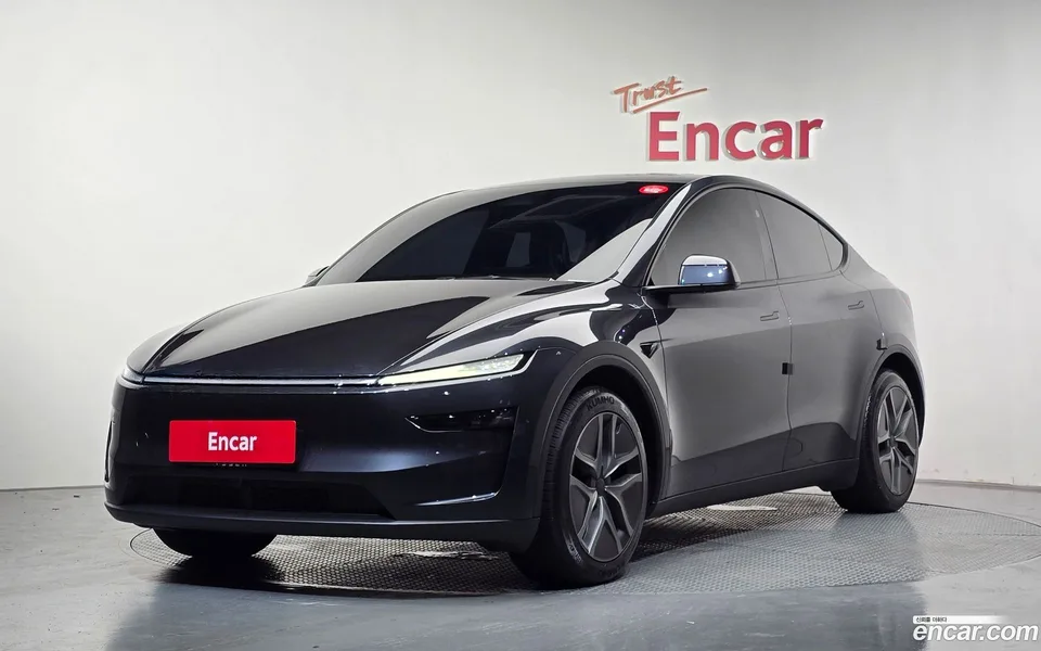 Tesla Model Y RWD 2025 — photo 1, buy with delivery to Moscow