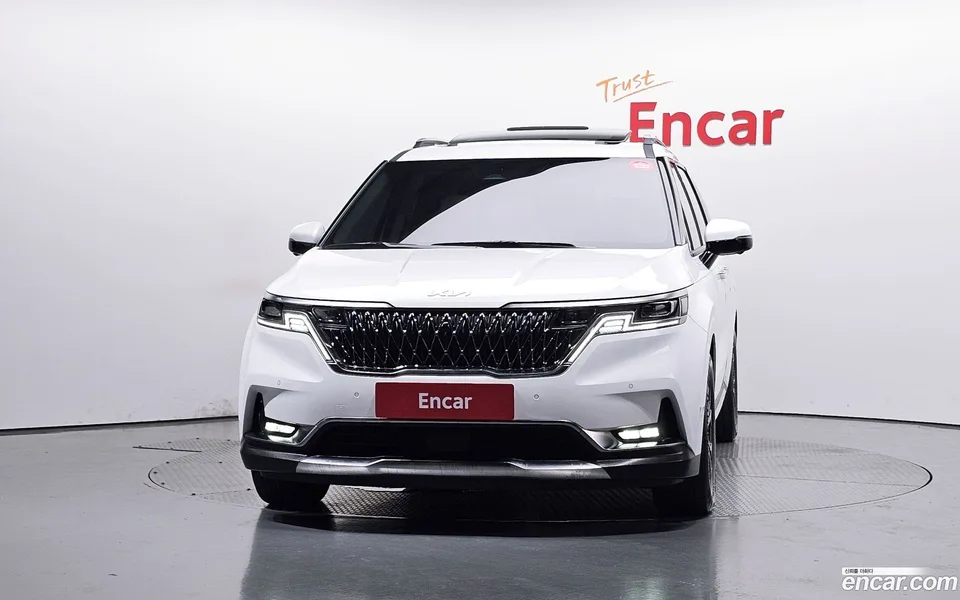Kia Carnival 7 2023 — thumbnail 3