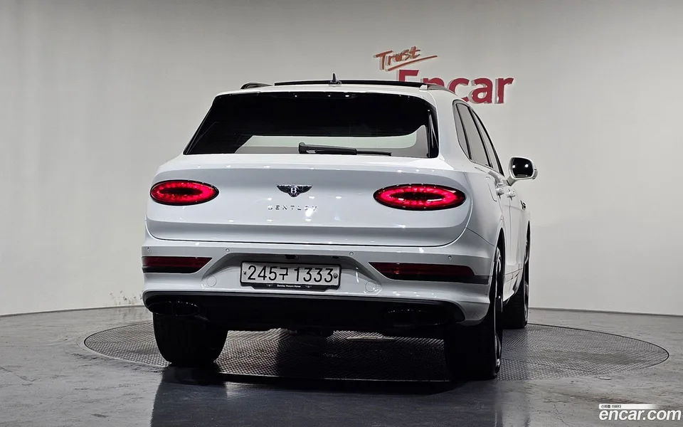 Bentley Bentayga 4.0 V8 2024 — thumbnail 4