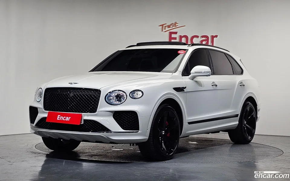 Bentley Bentayga 4.0 V8 2024 — photo 1, buy with delivery to Moscow