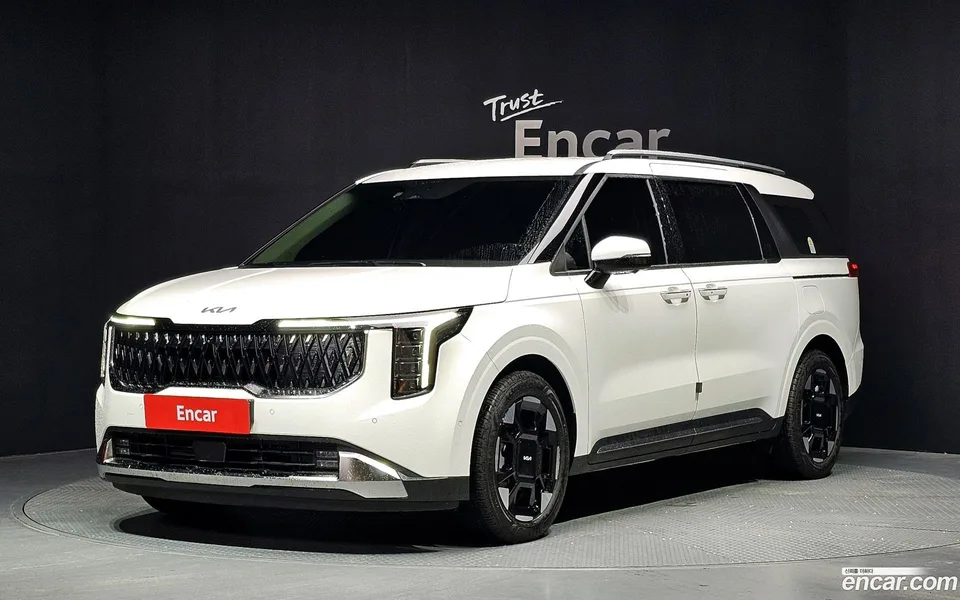 Kia Carnival HEV 9 2025 — photo 1, buy with delivery to Moscow