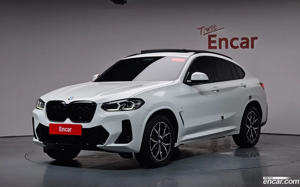 BMW X4 xDrive20i M 2022 — photo 1, buy with delivery to Moscow