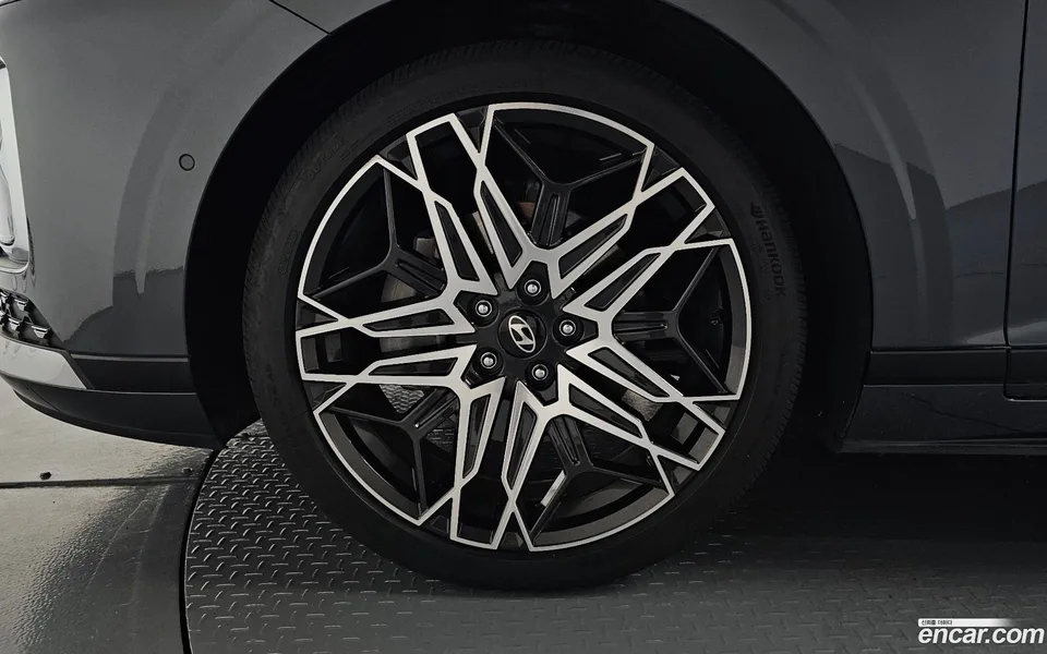 Hyundai Grandeur 2.5 2WD 2023 — thumbnail 2