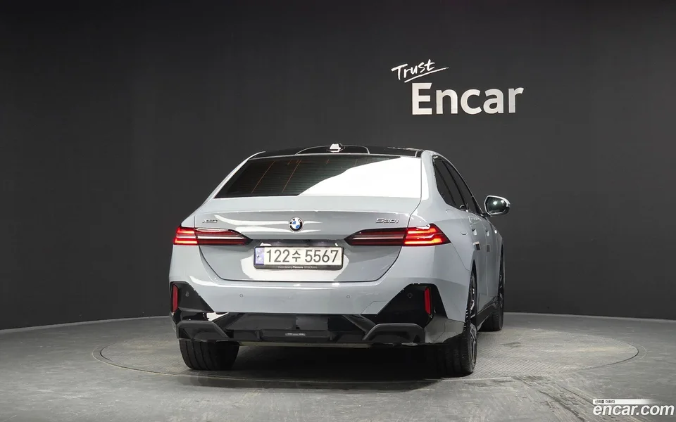 BMW 5 Series 530i xDrive M 2024 — thumbnail 4
