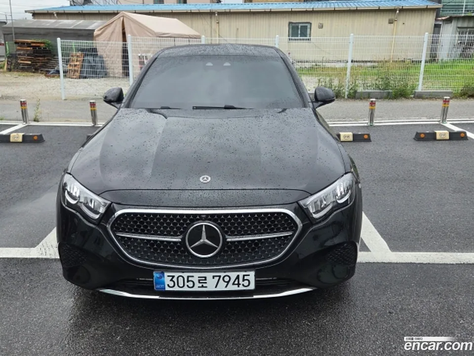 Mercedes-Benz E-Class E200 2025 — photo 1, buy with delivery to Moscow