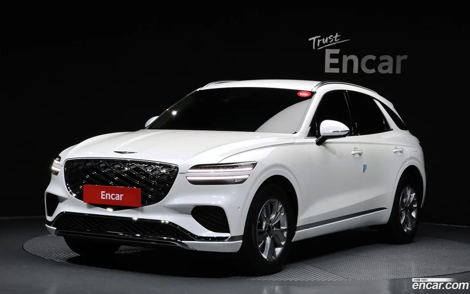 Genesis GV70 2.5T 2WD 2025 — photo 1, buy with delivery to Moscow