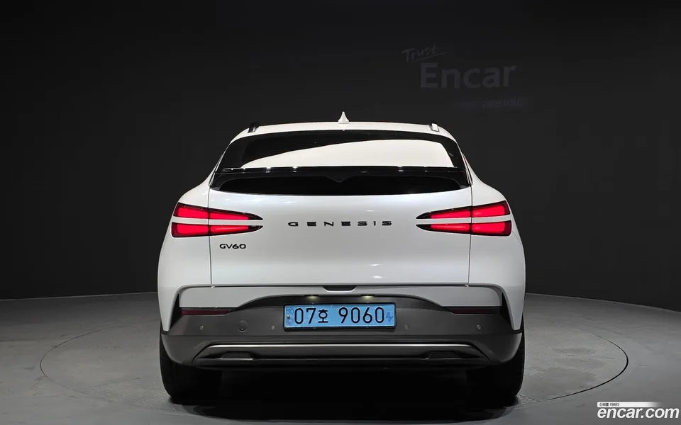Genesis GV60 AWD 2023 — thumbnail 4