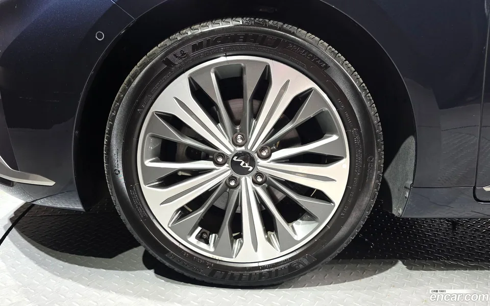 Kia K8 Hybrid 2024 — thumbnail 2