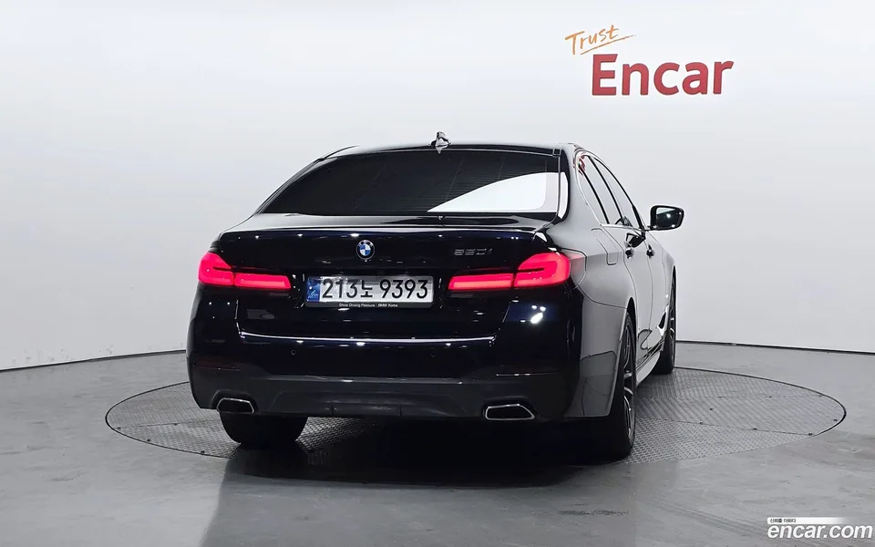 BMW 5 Series 520i M 2022 — thumbnail 4