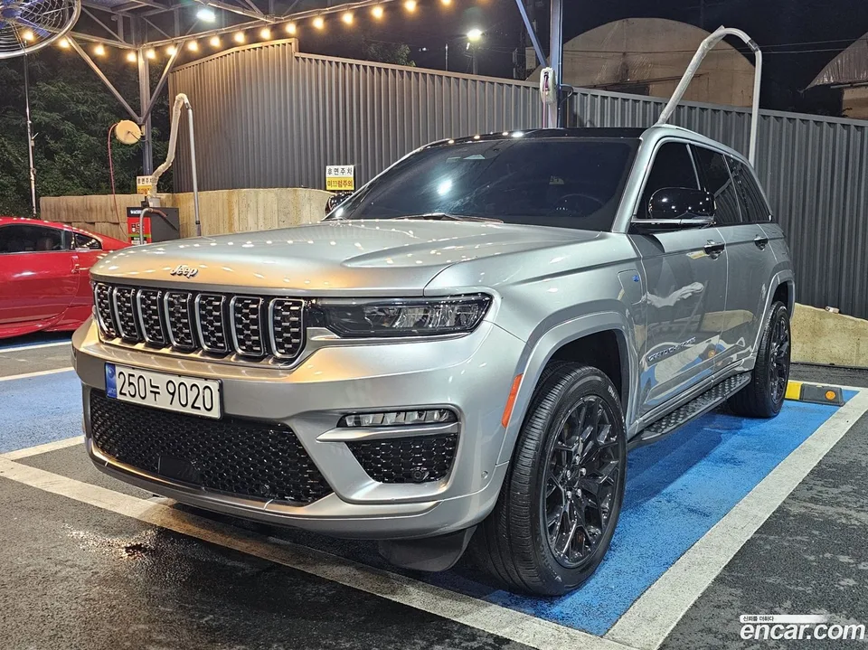 Jeep Grand Cherokee 4xe 2023 — photo 1, buy with delivery to Moscow