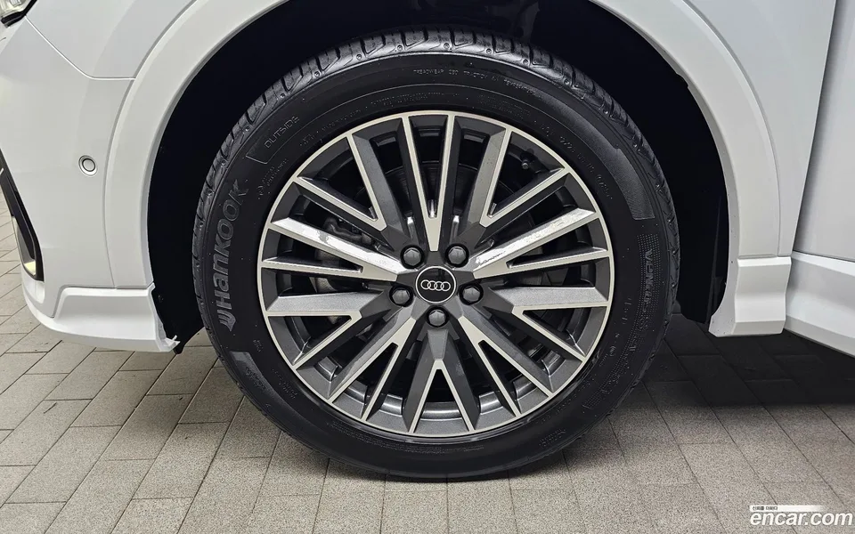Audi Q3 40 TFSI 2025 — thumbnail 5
