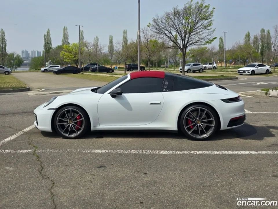Porsche 911 (992) 4S 2023 — thumbnail 4
