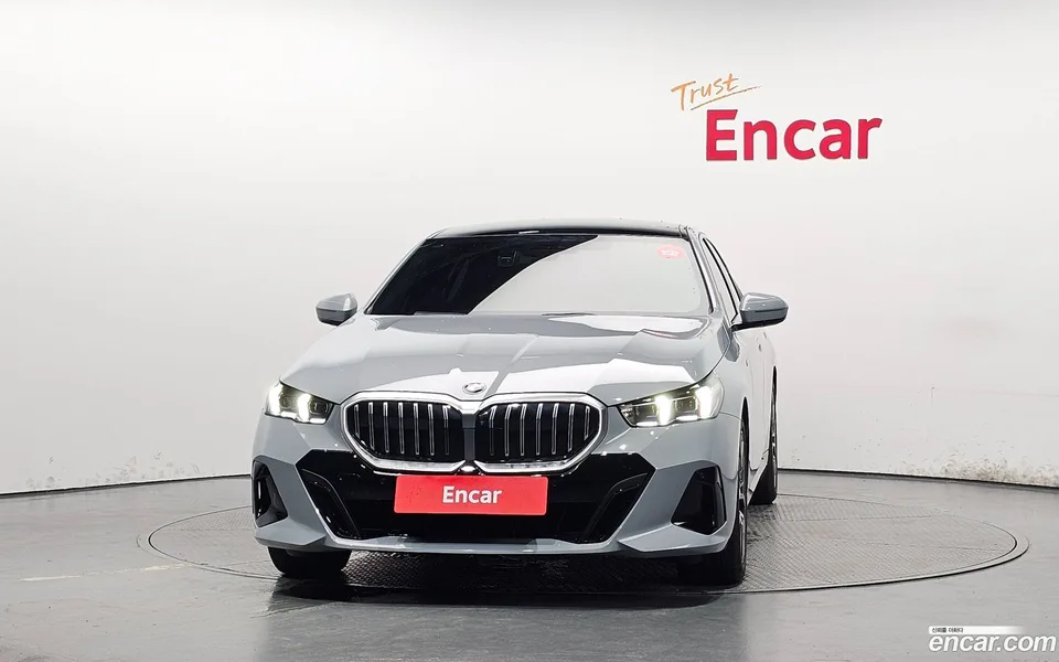 BMW 5 Series 523d M 2025 — thumbnail 3