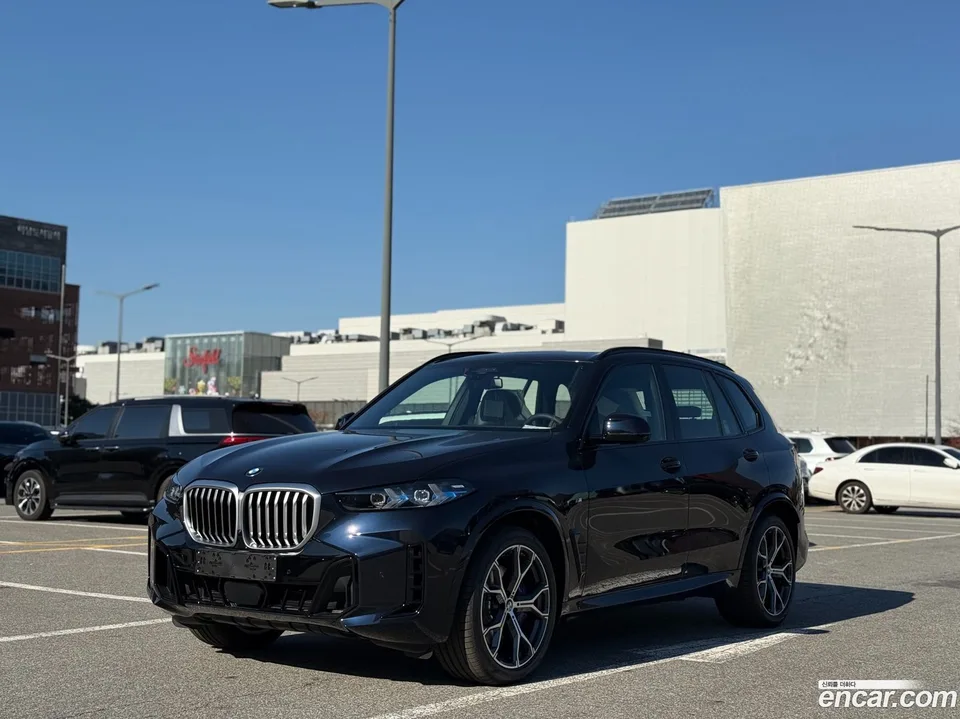 BMW X5 xDrive 30d M 2025 — photo 1, buy with delivery to Moscow