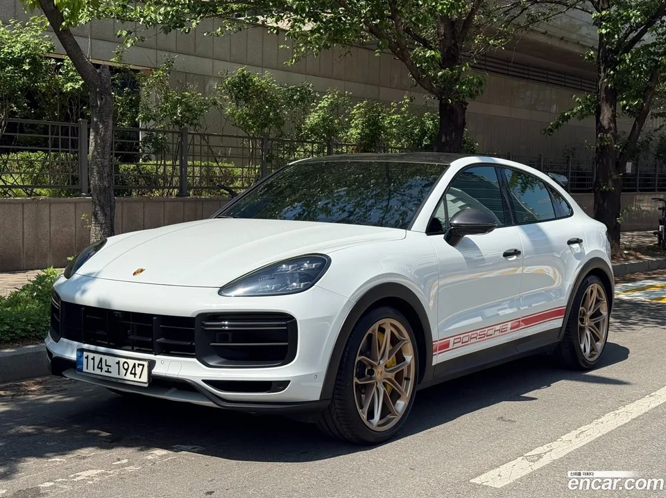 Porsche Cayenne 4.0 GT 2022 — photo 1, buy with delivery to Moscow