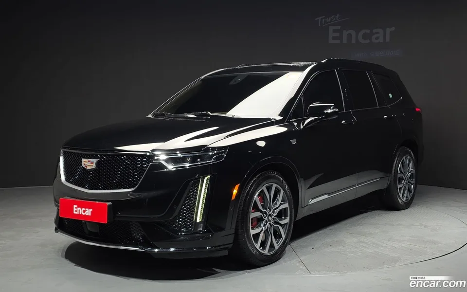 Cadillac XT6 3.6 2023 — photo 1, buy with delivery to Moscow
