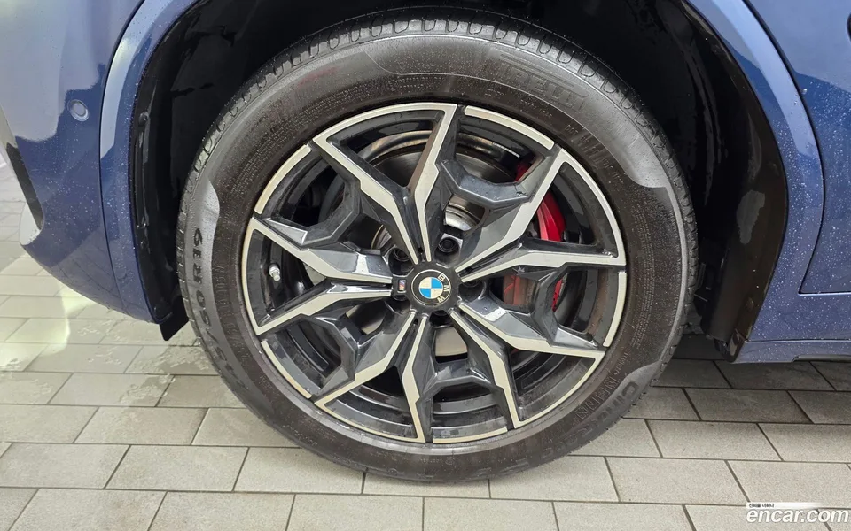 BMW X4 xDrive20i M 2023 — thumbnail 2