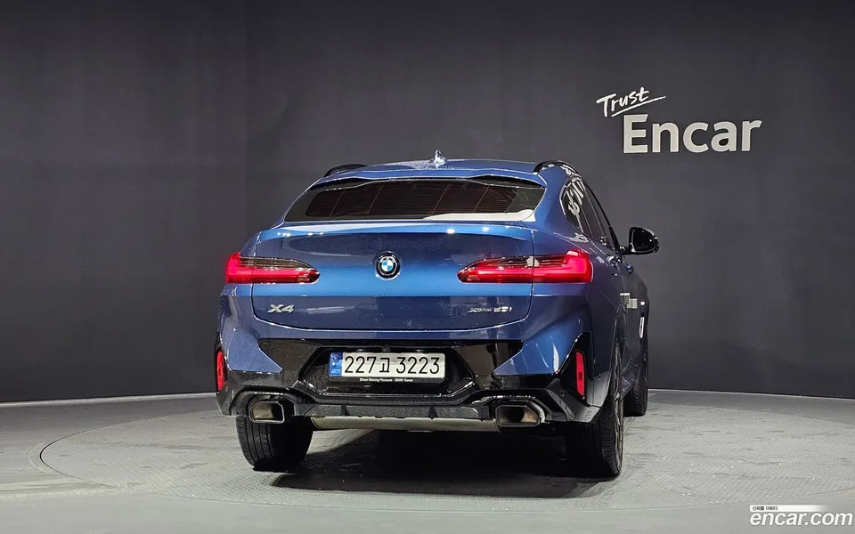 BMW X4 xDrive20i M 2023 — thumbnail 4