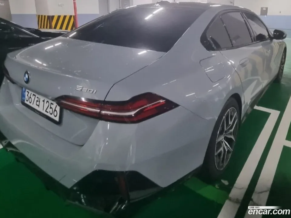 BMW 5 Series 520i M 2026 — thumbnail 2