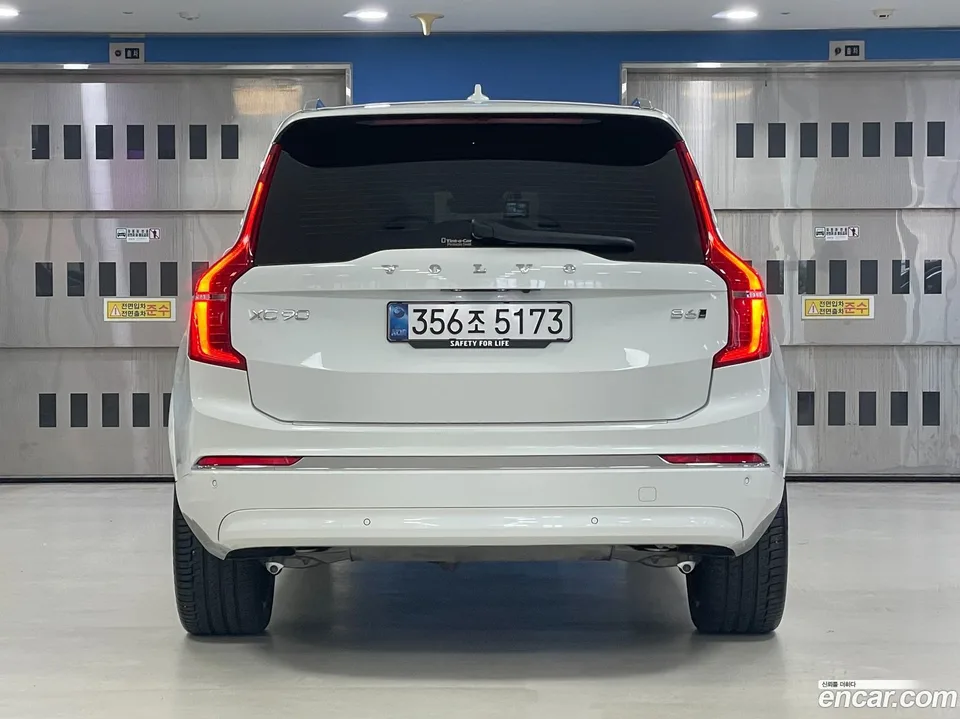 Volvo XC90 B6 2025 — thumbnail 4