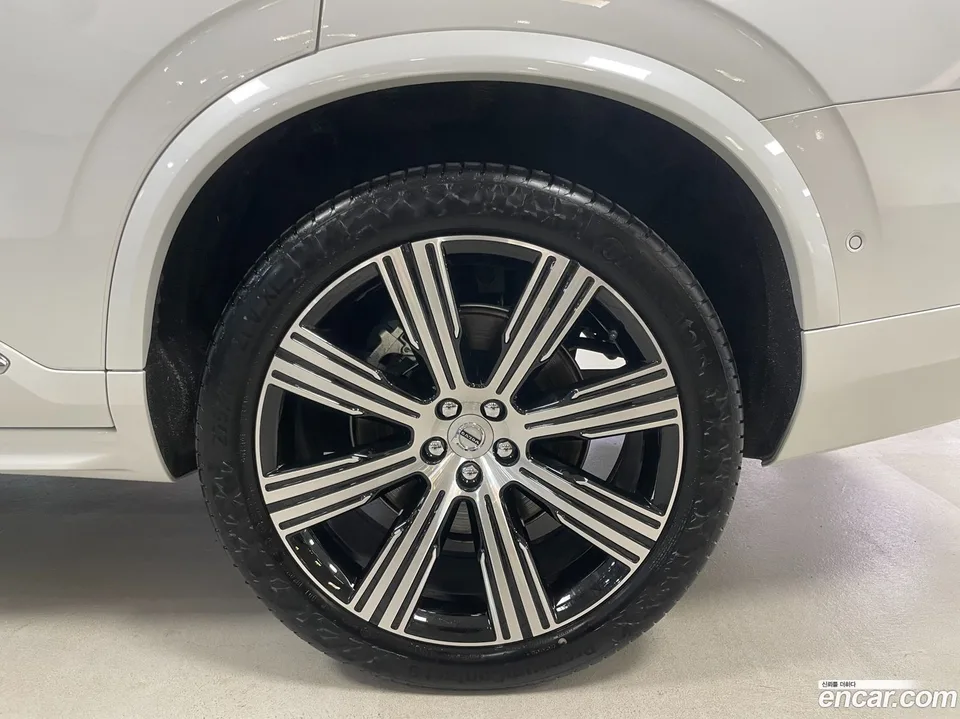 Volvo XC90 B6 2025 — thumbnail 5