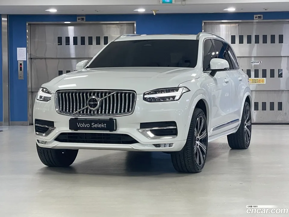Volvo XC90 B6 2025 — photo 1, buy with delivery to Moscow