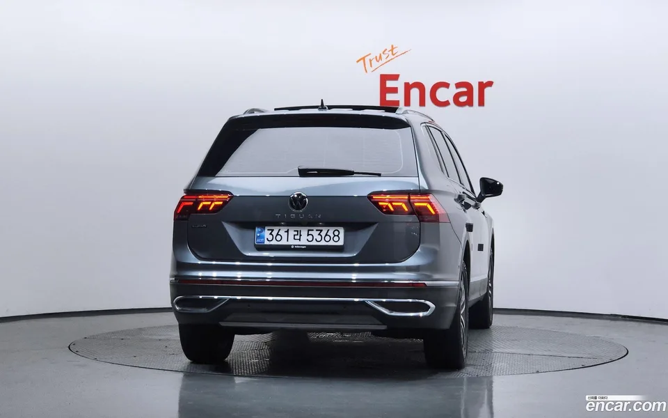 Volkswagen Tiguan Allspace 2.0 TSI 2024 — thumbnail 4