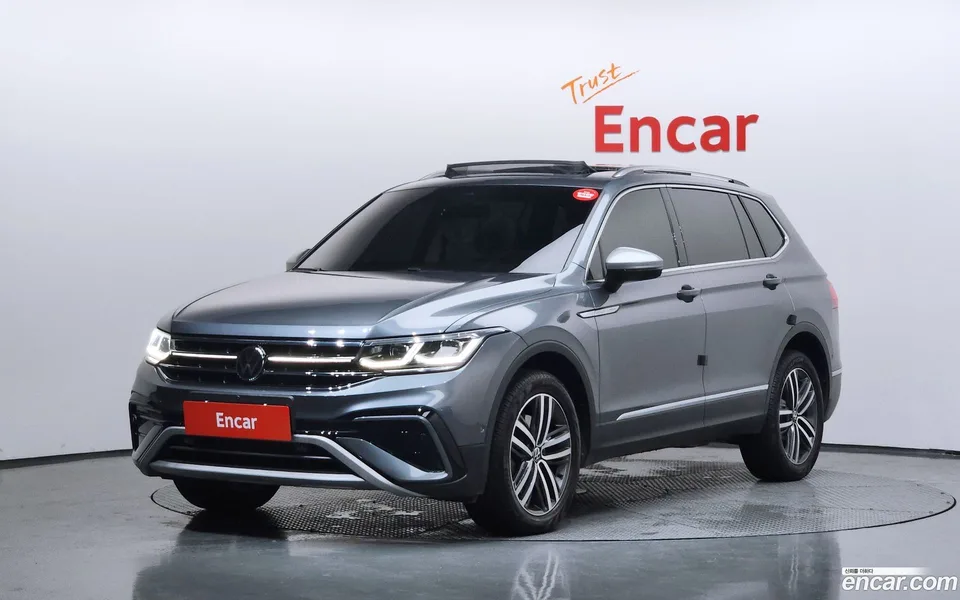 Volkswagen Tiguan Allspace 2.0 TSI 2024 — photo 1, buy with delivery to Moscow