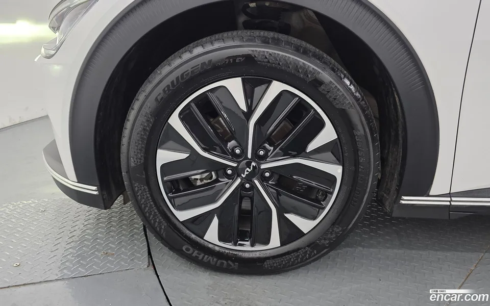 Kia EV6 2024 — thumbnail 2