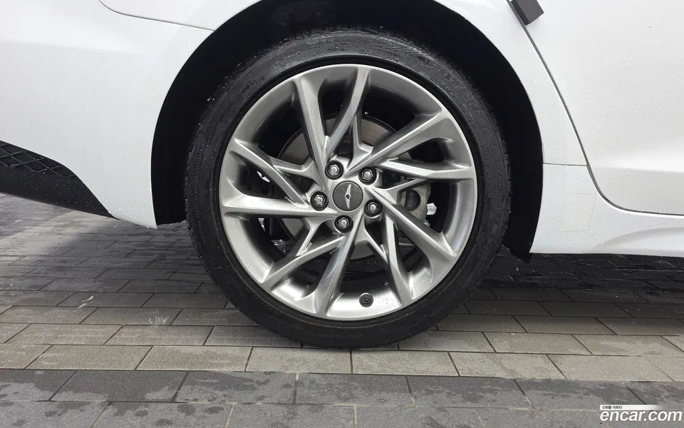 Genesis G70 2.0T 2WD 2023 — thumbnail 5