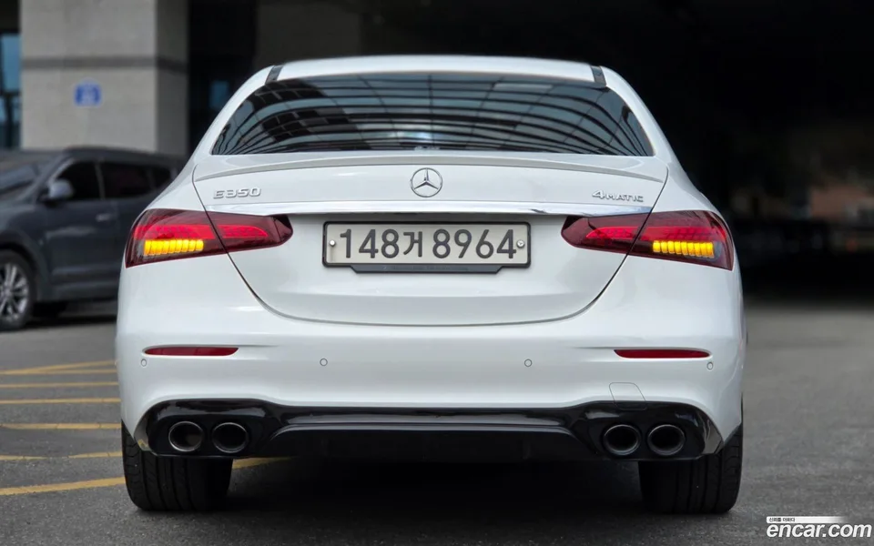 Mercedes-Benz E-Class E220d 4MATIC AMG Line 2022 — thumbnail 2
