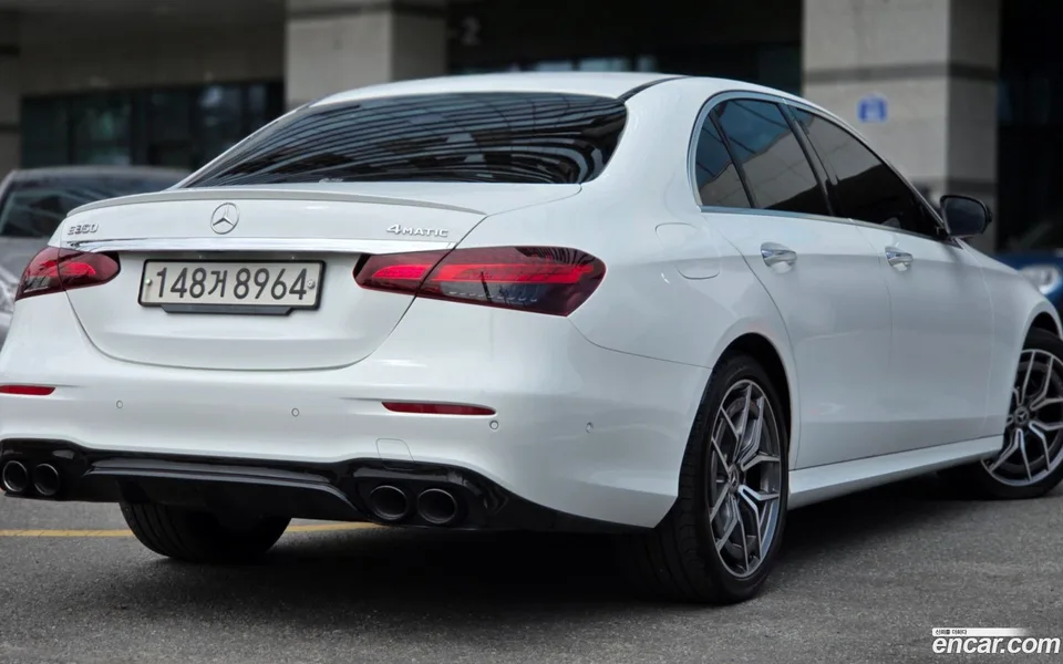 Mercedes-Benz E-Class E220d 4MATIC AMG Line 2022 — thumbnail 4