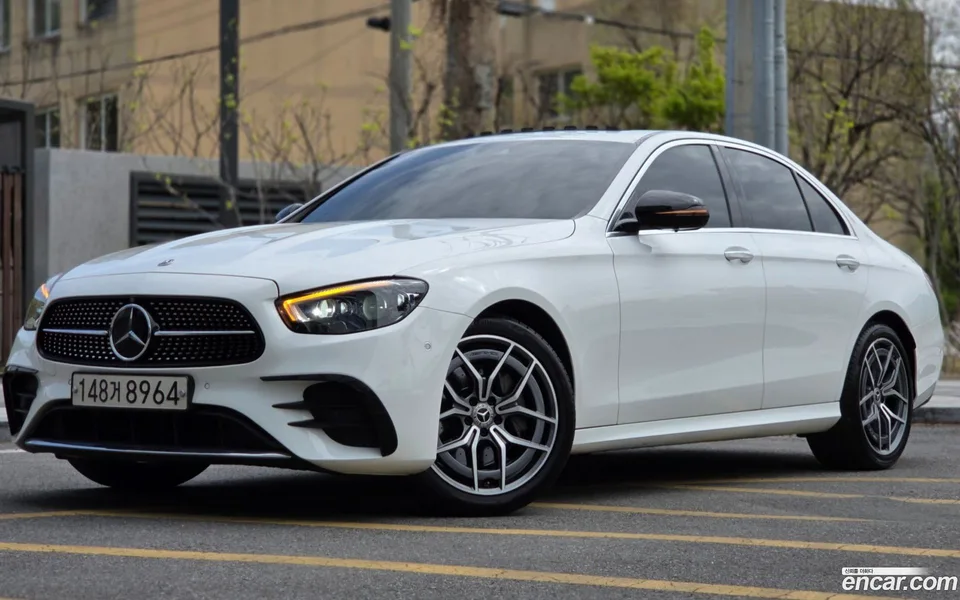 Mercedes-Benz E-Class E220d 4MATIC AMG Line 2022 — photo 1, buy with delivery to Moscow