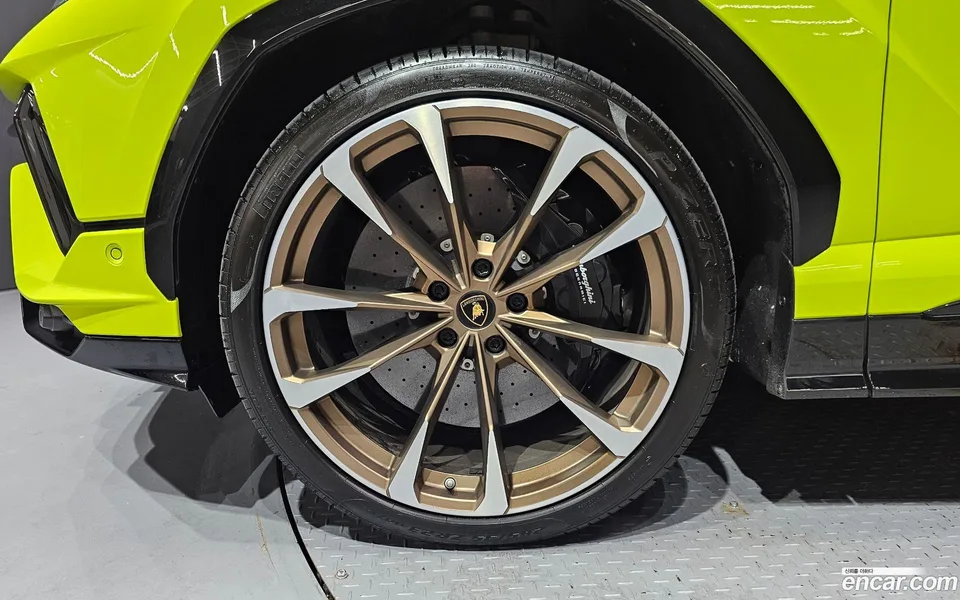 Lamborghini Urus 4.0 V8 S 2023 — thumbnail 5
