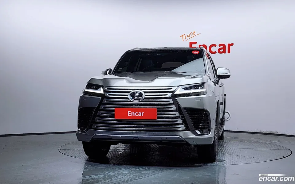 Lexus LX 700h 2025 — thumbnail 3