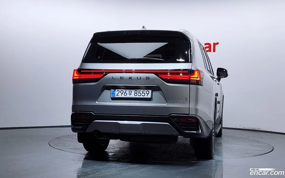 Lexus LX 700h 2025 — thumbnail 4