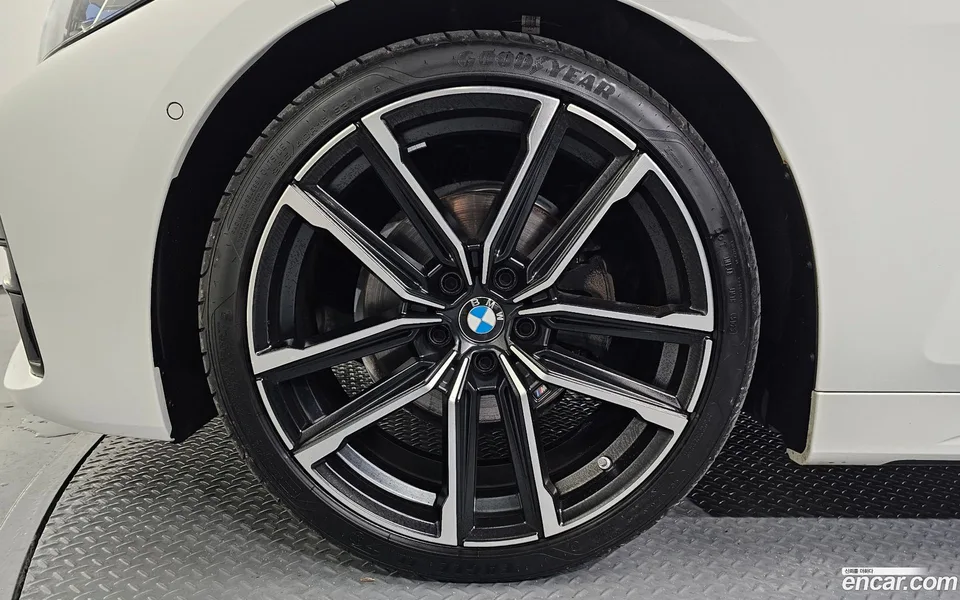 BMW 4 Series 420i M 2024 — миниатюра 5