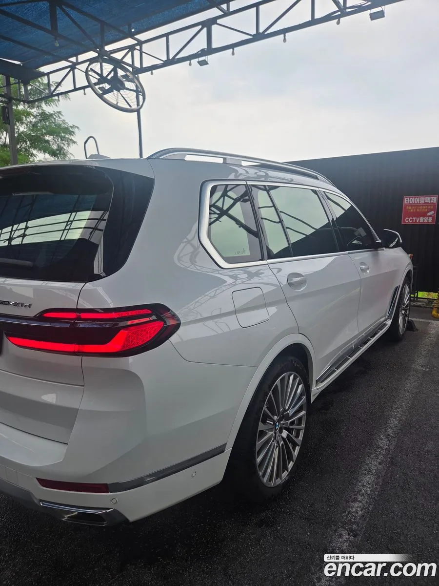 BMW X7 xDrive 40d 7 2025 — thumbnail 2