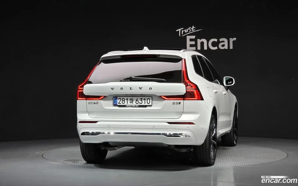 Volvo XC60 B5 2025 — thumbnail 4