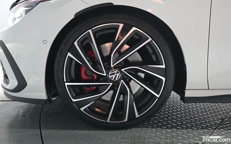 Volkswagen Golf 2.0 GTI 2024 — миниатюра 2