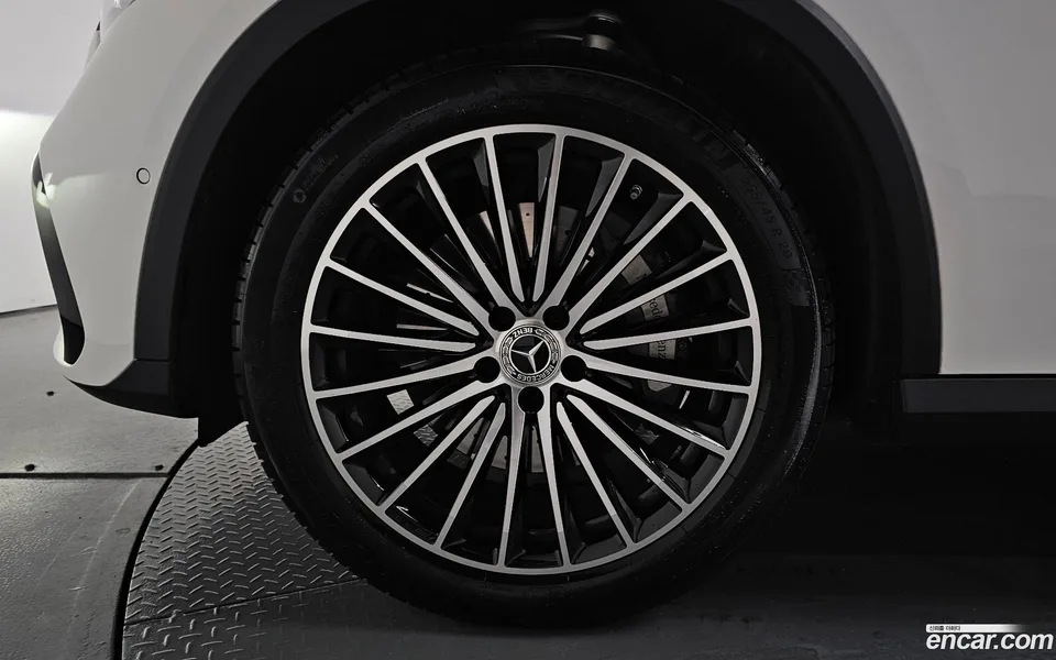 Mercedes-Benz GLC-Class GLC300 4MATIC AMG Line 2026 — thumbnail 5