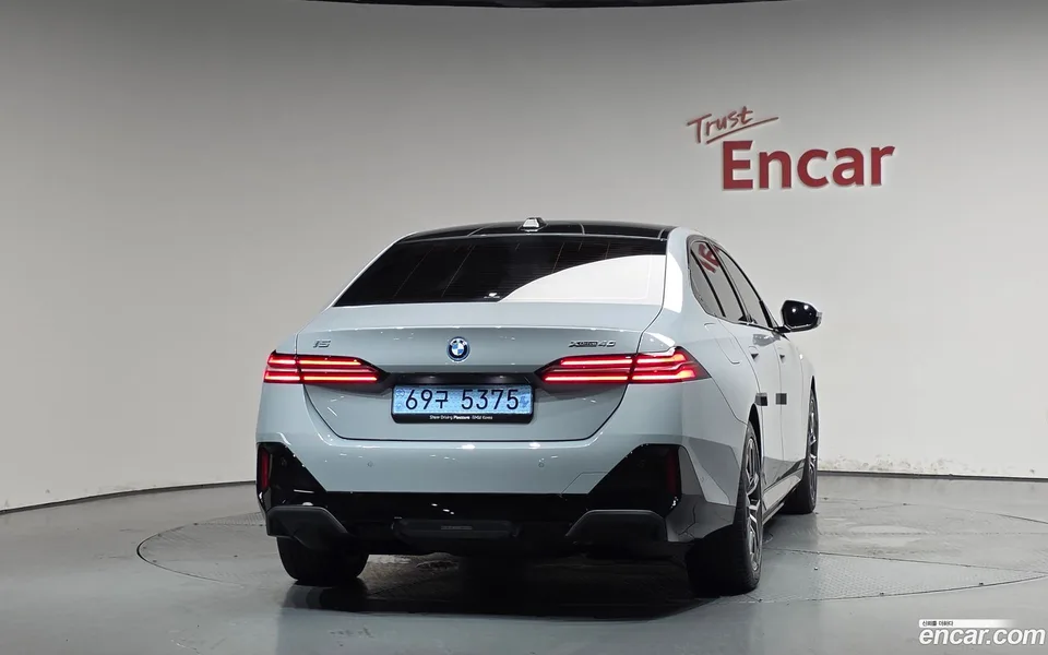 BMW i5 xDrive 40 M 2025 — thumbnail 4