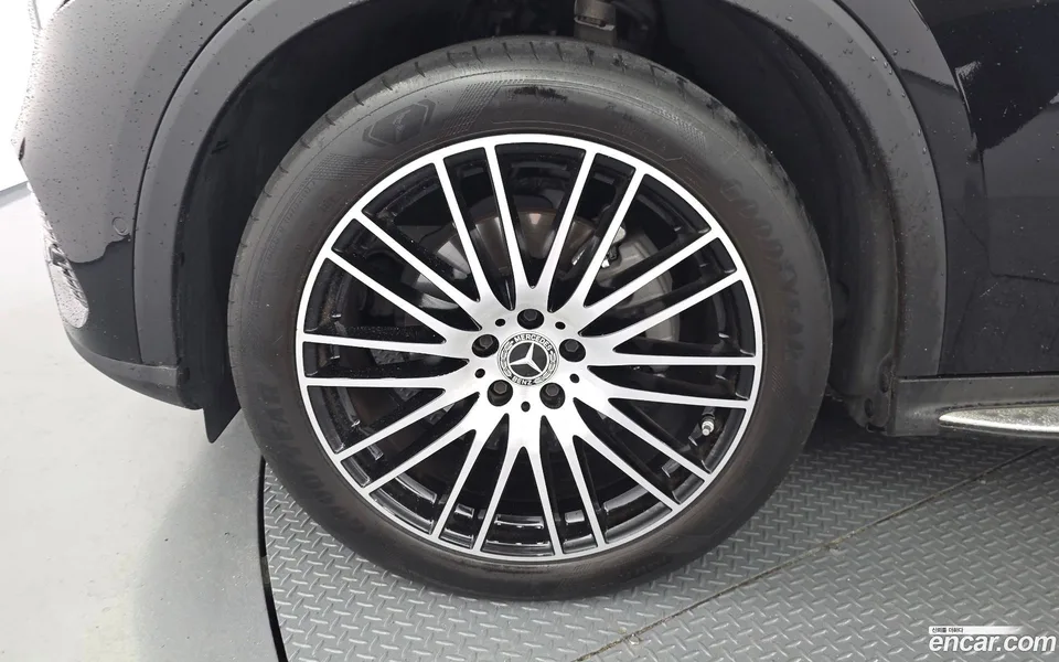Mercedes-Benz GLC-Class GLC220 d 4MATIC 2023 — thumbnail 2