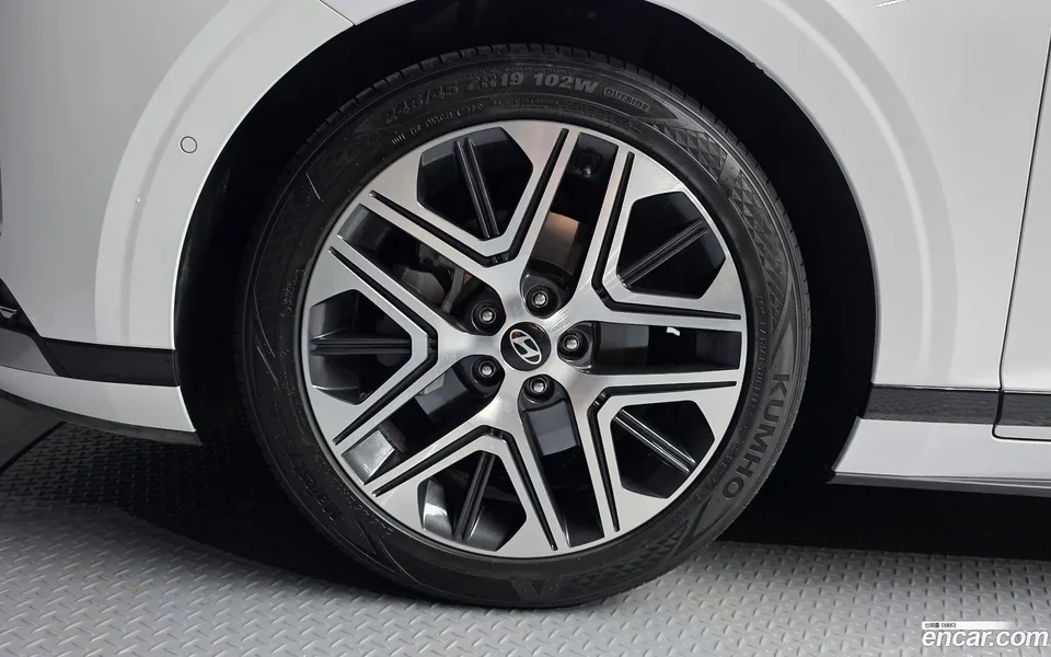 Hyundai Grandeur 2.5 2WD 2023 — thumbnail 2