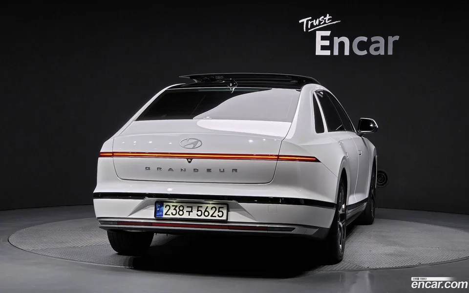 Hyundai Grandeur 2.5 2WD 2023 — thumbnail 4