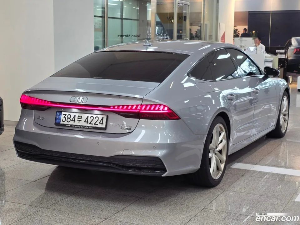 Audi A7 (4K) 55 TFSI e 2023 — thumbnail 2
