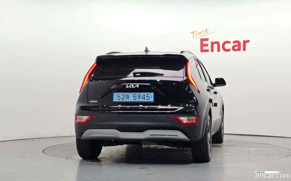 Kia Niro EV 2023 — thumbnail 4